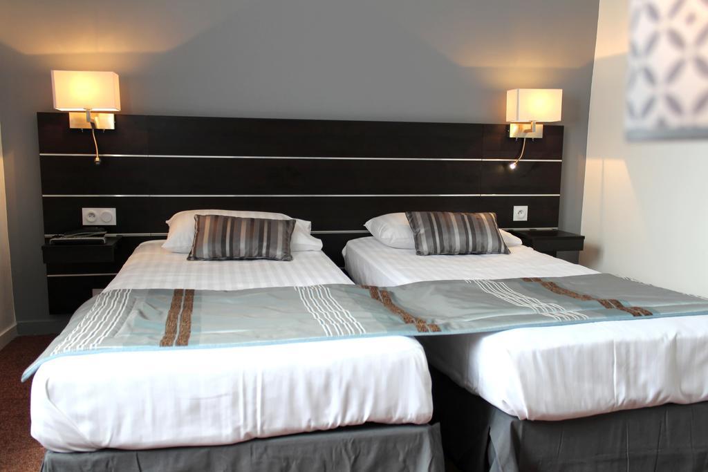 Hotel Chantepie Жу-ле-Тур Экстерьер фото